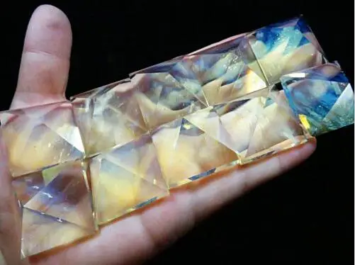 10 бр. прекрасна жълта пирамидка от прозрачен кварцов кристал с корюшкой