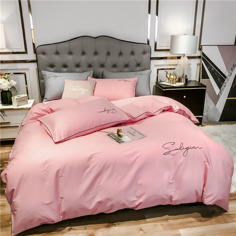 2021 Спално бельо от четири части, лесна памучен двойна домакински чаршаф, стеганое одеяло, бродирани кепър, удобни легла розов цвят