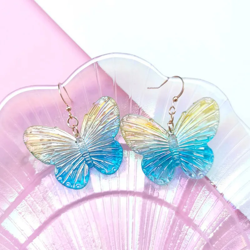 2022 Нови Модни Градиентные Обеци-Пеперуди за Жени, Прекрасни Прозрачни Анималистичные Къса Обеци от Смола, Дизайнерски Бижута