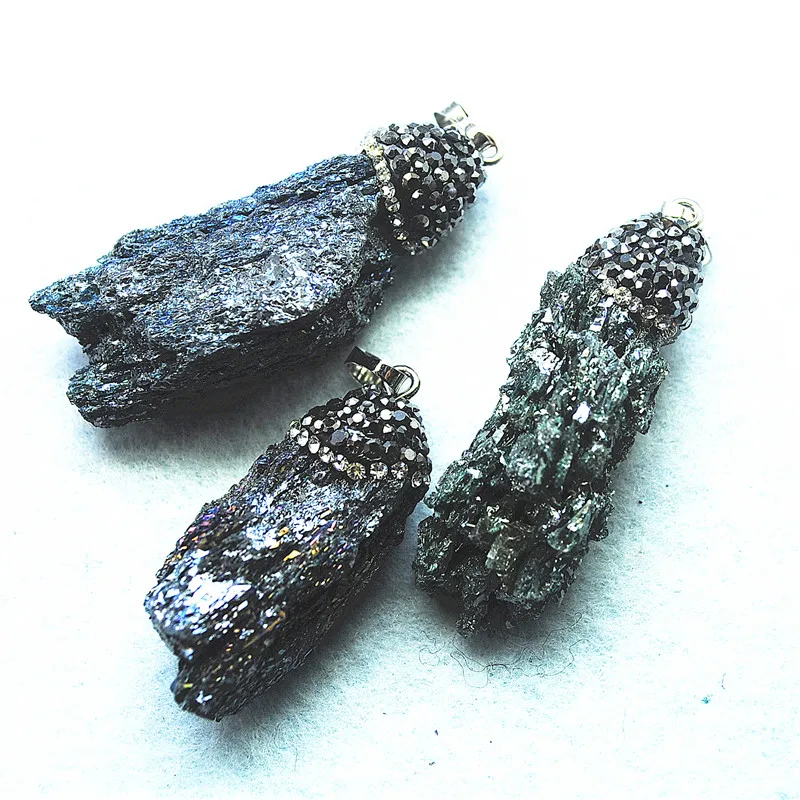 2PCnatural въглища crystal мина камък с неправилна форма природа форма на размер около 25-40 мм с кристали камък окачване за жени верижки и колиета