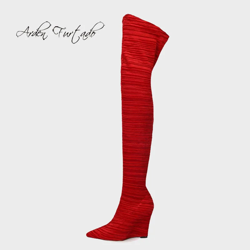 Arden Фуртадо/2021 г. Модни дамски обувки Зимни Обикновена червени ботуши над коляното на танкетке с остри пръсти, размер 43