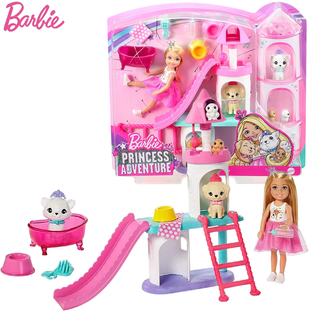 Игри Набор от кукли Барби GML73 Princess Adventure Chelsea Пет Castle с Кукла-Блондинка Челси, 4 домашен Любимец и Аксесоари, подаръци за Деца, Подарък