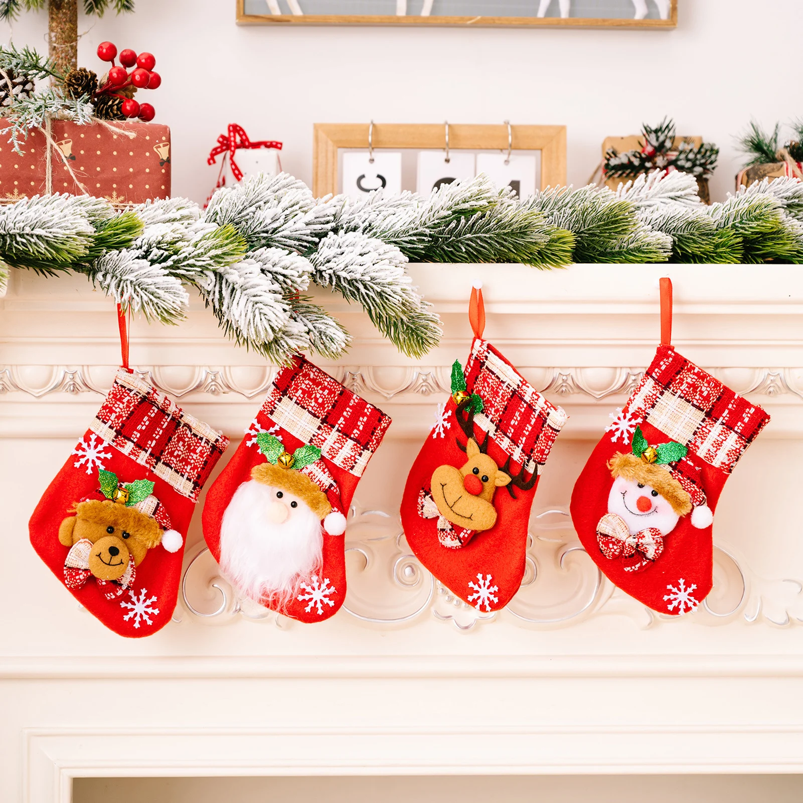 Коледен Отглеждане на Коледни Подаръчни Пакети Персонализирани Висящи Украшения с Снеговиком Герой Дядо Лосове Коледни Вечерни Украса