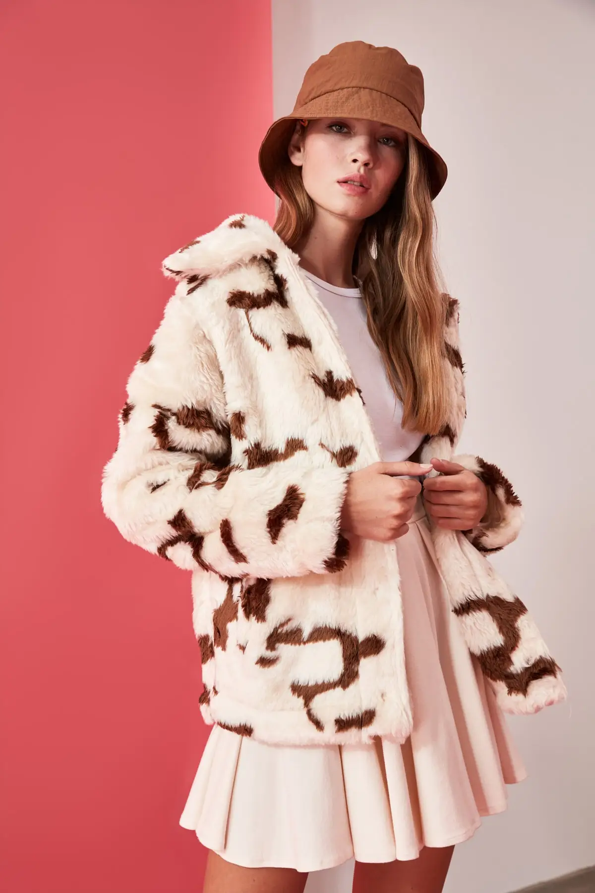 Модно плюшевое палто с шарени TWOAW20MO0112