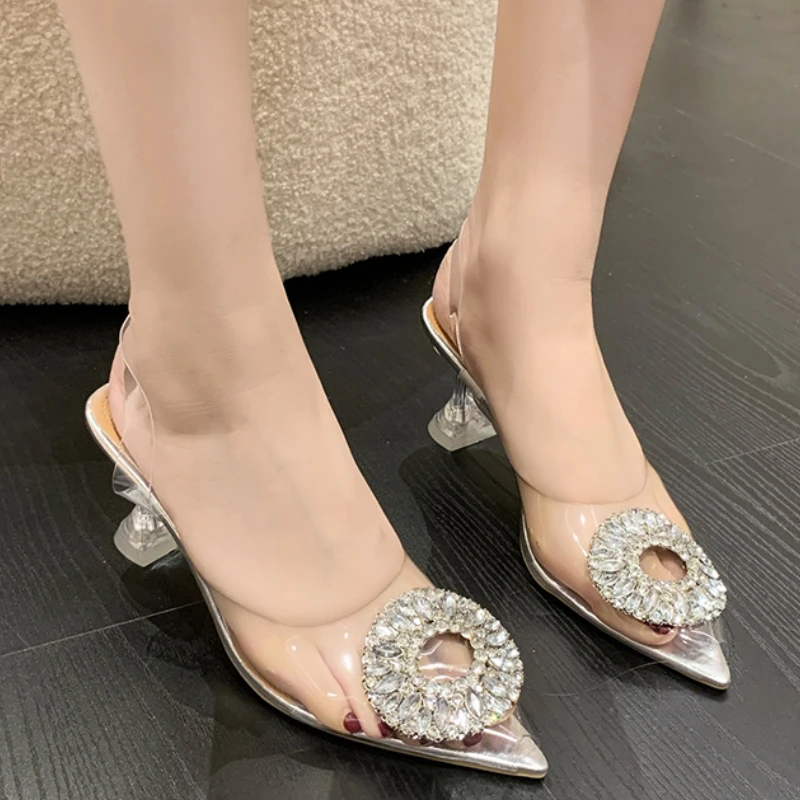 Новост 2022 г.; летни дамски обувки с остър пръсти; прозрачни кристали на висок ток, включително прозрачни чехли с довършителни работи; обувки с отворени пръсти