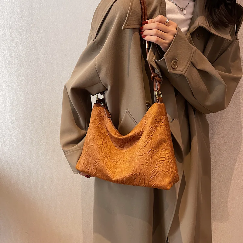 Подмышечная чанта, модерен нишевая дамска чанта 2022, нова проста структура, корейската версия, западен стил, чанта през рамо с едно рамо