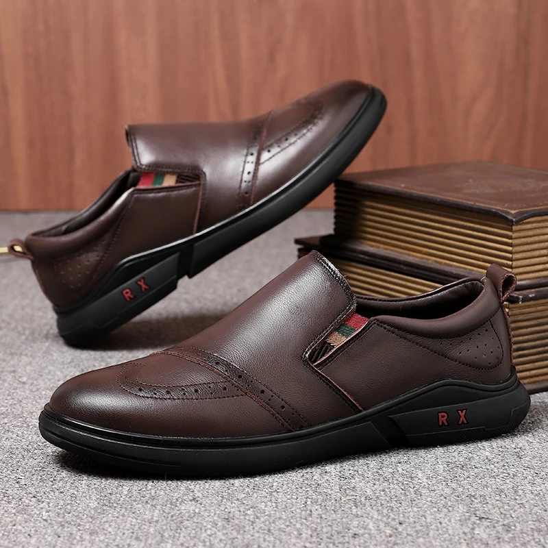 Популярната мъжки модел обувки за водача, Нескользящая обувки без шнур За Мъже, черна и кафява Обувки на равна подметка, удобни Мъжки лоферы, мъжки Размери 38-44