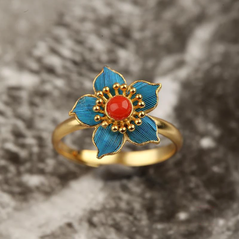 Природен южен червен турмалин цвете който отваря пръстен Китайски стил ретро дворцов стил уникално древно златно плавателни съдове сребърни бижута