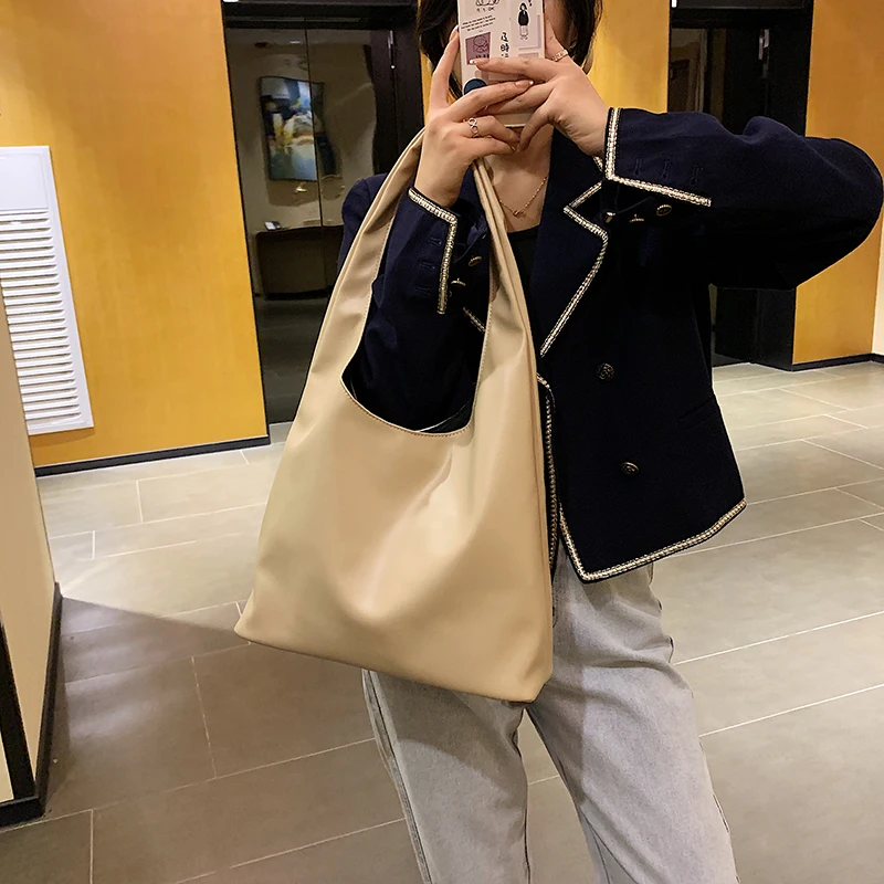 Чантата е с голям капацитет, нова стилна жена универсална чанта на рамото, модни и ежедневни чанта за пазаруване с крокодиловым модел, преносима диагонално чанта