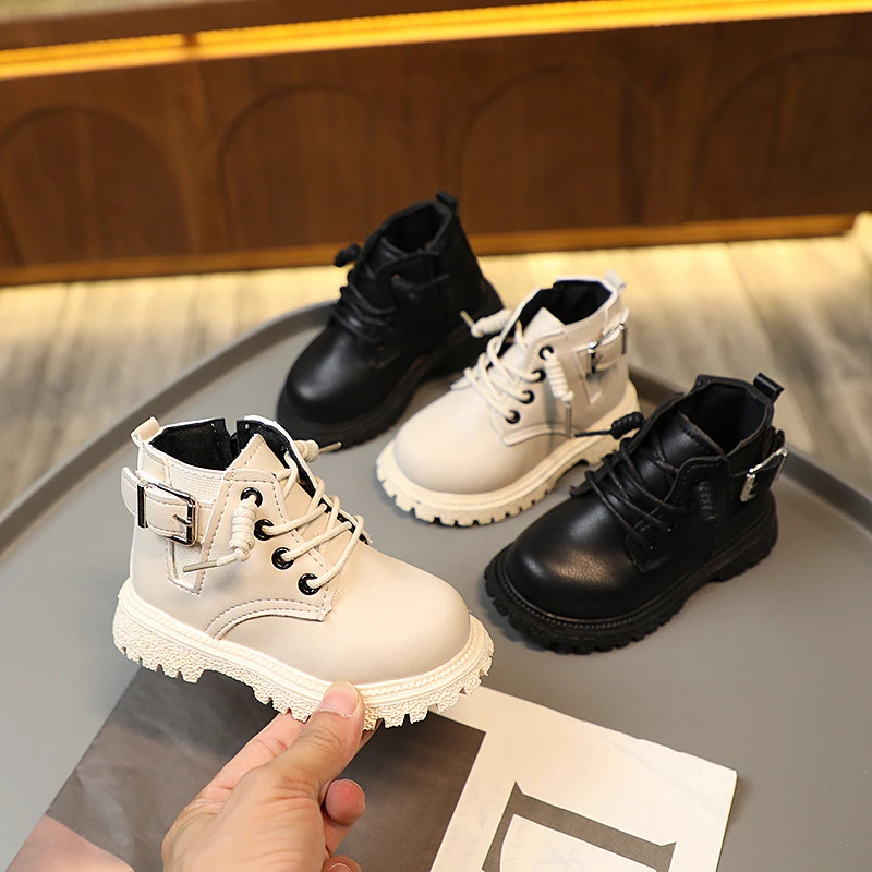 Черни Нескользящие училищни обувки за момчета; Новост 2022 г.; пролетни детски Ботильоны в Британски стил с една проста ключалка за Момичета; Ежедневни Универсални обувки от изкуствена кожа