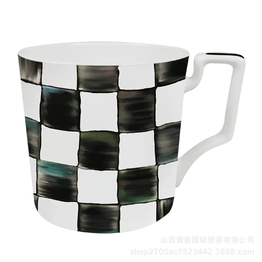 Черно - бяла решетчатая чаша в стил мастило с черно - бяла решетка, ресторант, домашни чаша за мляко от костен порцелан, чашата за кафе