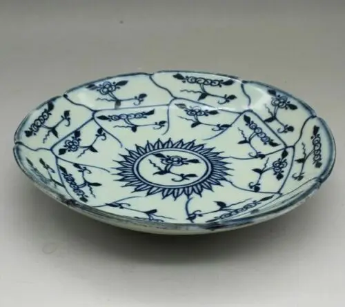 стари чинии със сини и бели цветя, лотос династия Цин гуансюй