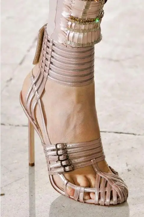 Модерен Дизайн, Обикновена Пикантни Сандали от лачена кожа на Висок Ток За Подиум, летни дамски обувки на висок ток с остър пръсти